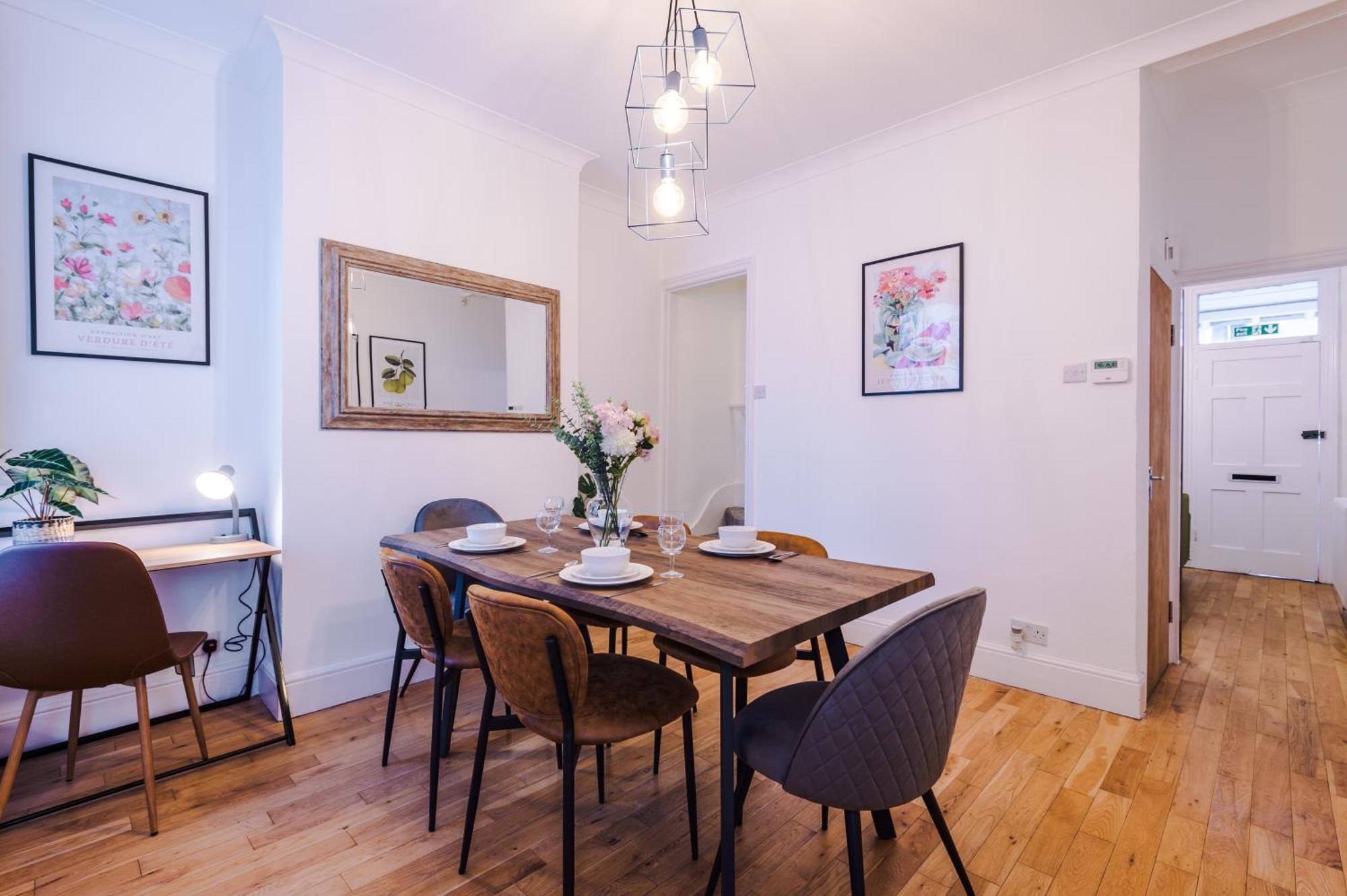 Foxton House Stylish 3Bed Retreat - Walk To Coventry'S Delights Villa Exterior photo