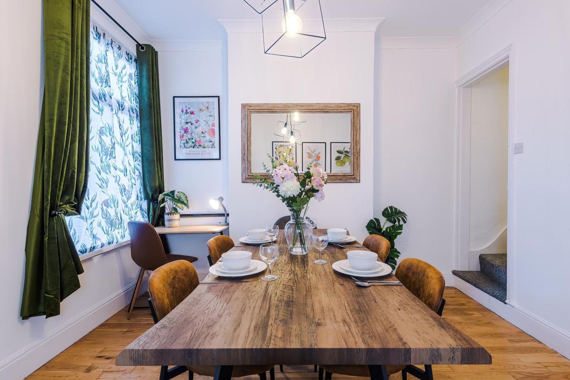 Foxton House Stylish 3Bed Retreat - Walk To Coventry'S Delights Villa Exterior photo